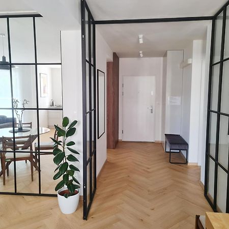 Beautiful New Apt In Old Town Near Train Station - Free Parking Bratislava Ngoại thất bức ảnh