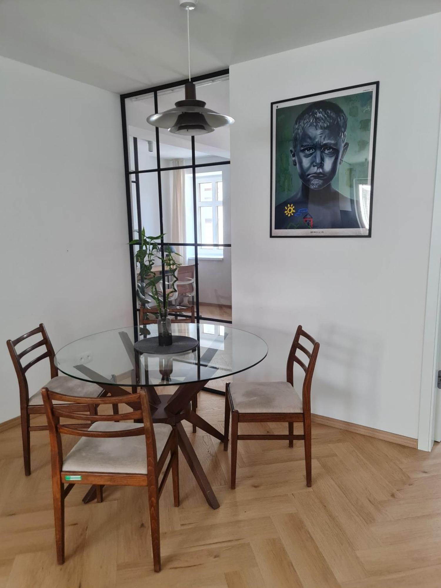 Beautiful New Apt In Old Town Near Train Station - Free Parking Bratislava Ngoại thất bức ảnh
